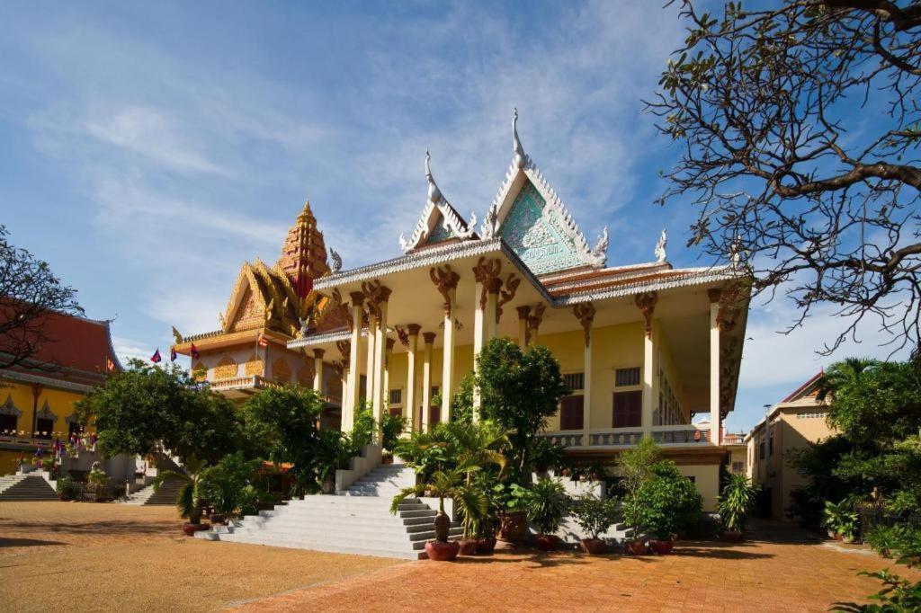 De Art Hotel Phnom Penh Exterior photo