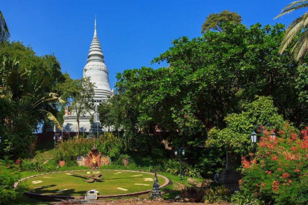 De Art Hotel Phnom Penh Exterior photo