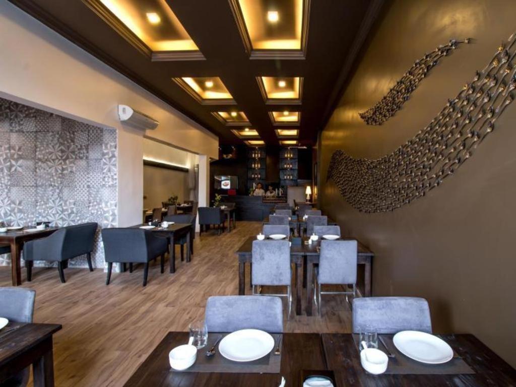 De Art Hotel Phnom Penh Exterior photo