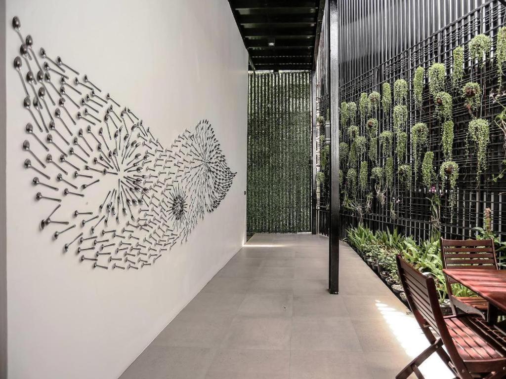 De Art Hotel Phnom Penh Exterior photo