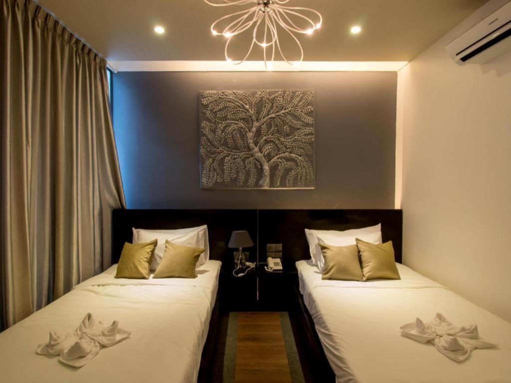 De Art Hotel Phnom Penh Exterior photo
