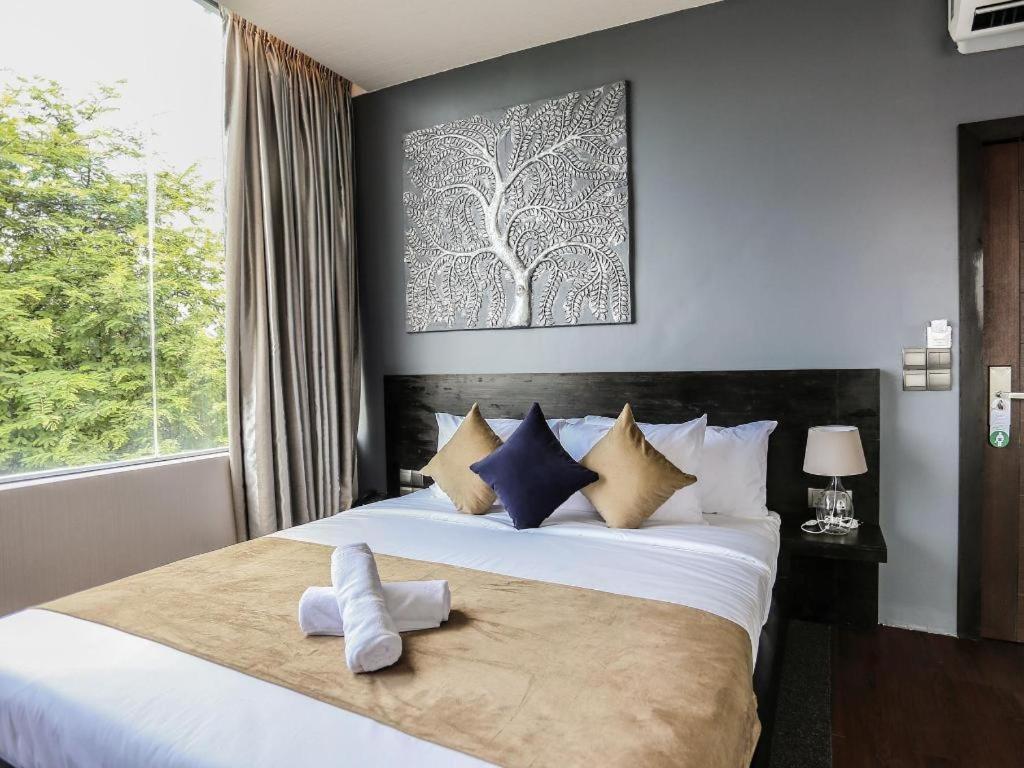 De Art Hotel Phnom Penh Exterior photo