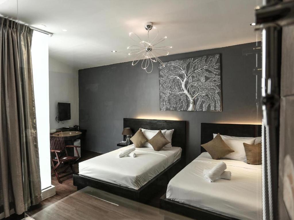 De Art Hotel Phnom Penh Exterior photo
