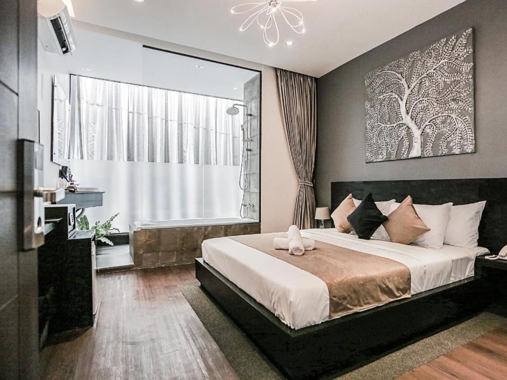 De Art Hotel Phnom Penh Exterior photo